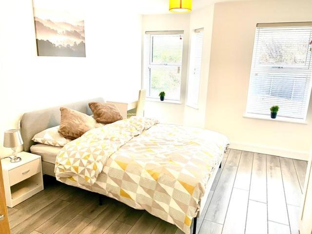 Lovely New 2 Bedroom Condo With Stunning Seaviews Penmaenmawr Zewnętrze zdjęcie