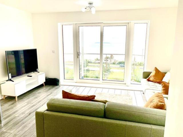 Lovely New 2 Bedroom Condo With Stunning Seaviews Penmaenmawr Zewnętrze zdjęcie