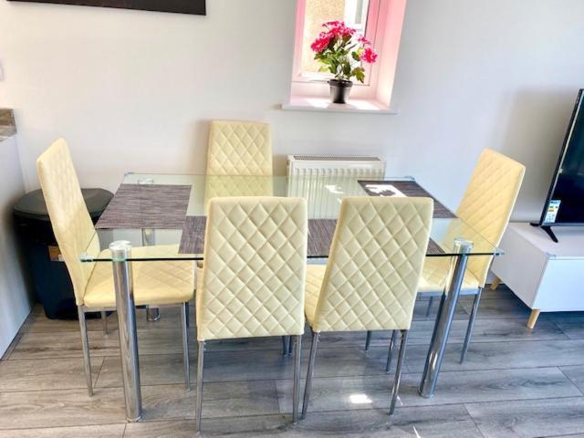Lovely New 2 Bedroom Condo With Stunning Seaviews Penmaenmawr Zewnętrze zdjęcie