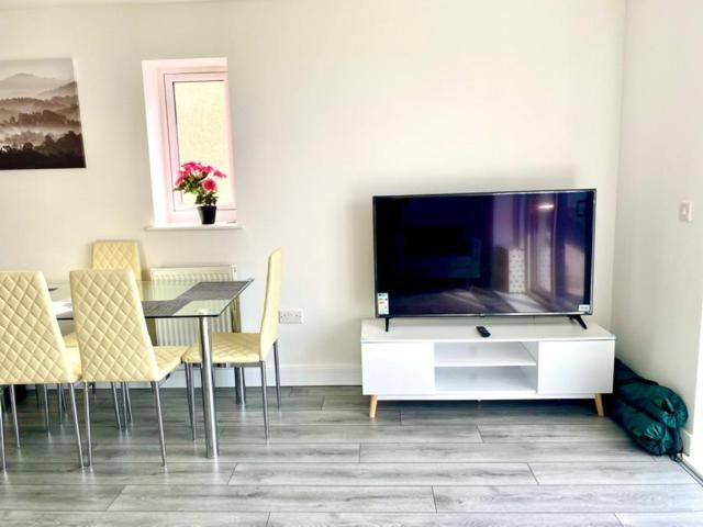Lovely New 2 Bedroom Condo With Stunning Seaviews Penmaenmawr Zewnętrze zdjęcie