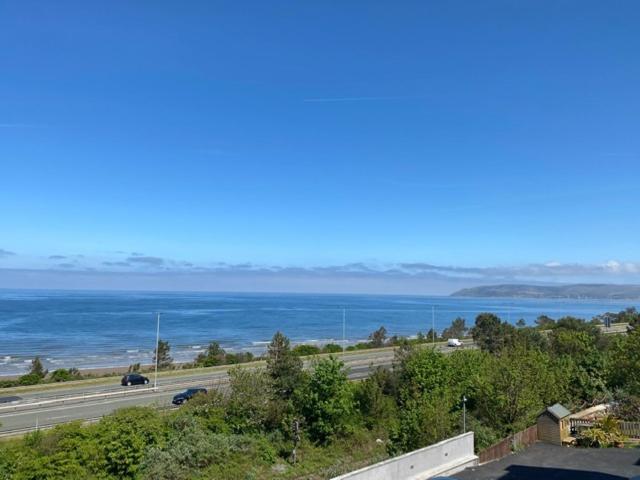 Lovely New 2 Bedroom Condo With Stunning Seaviews Penmaenmawr Zewnętrze zdjęcie