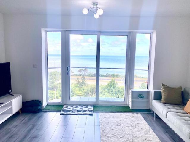 Lovely New 2 Bedroom Condo With Stunning Seaviews Penmaenmawr Zewnętrze zdjęcie